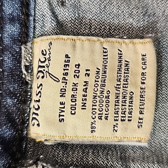 Women's Jean Capri - Picture 10 of 10